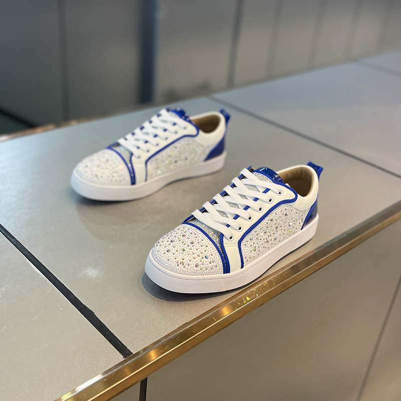 2026 Pre-Autumn New Low-Top Diamond-Encrusted Simple Lightweight Board Shoes Soft Sole Versatile Korean Street Retro Fashion Shoes