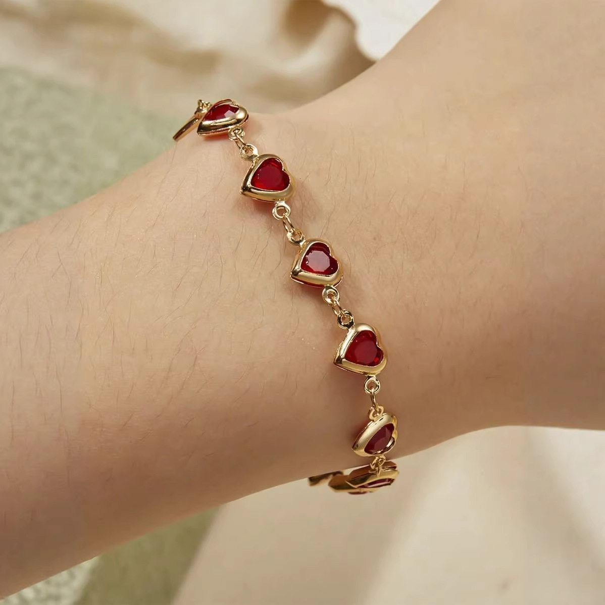Luxury Brand Designer Jewelry Luxury Brand Designer Jewelry European And American New Trendy Red Heart Bracelet Niche Design Light Luxury High-End Fas