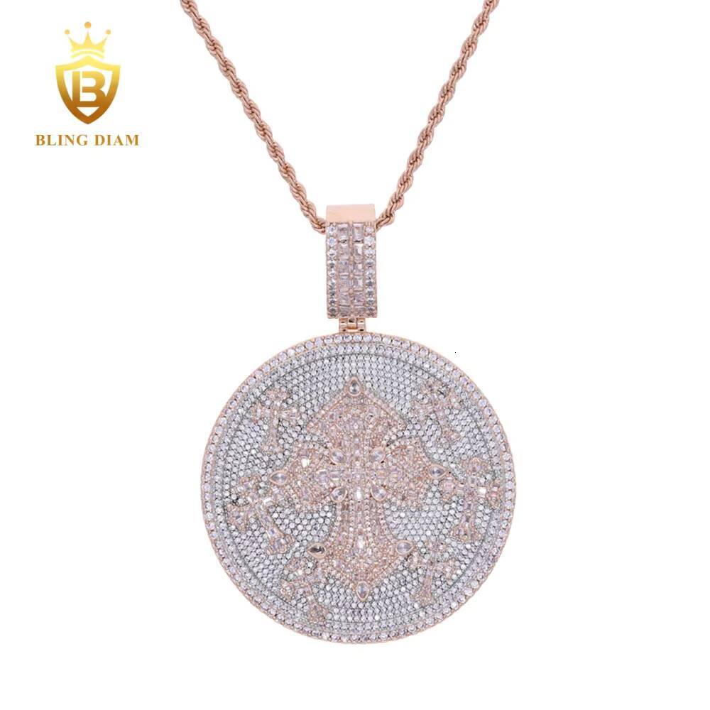 Hip hop fashion cross pendant necklace; rap hip hop style pendant; inlaid VVS moissanite 925 pure silver pendant exquisite jewelry in stock
