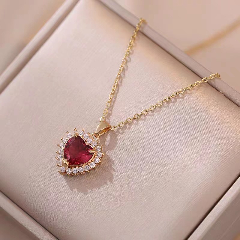 Luxury Brand Designer Jewelry Ruby Heart Necklace For Women, High-End Versatile Fashion Micro-Paved Pendant, Tiktok Internet Celebrity Live Streaming 
