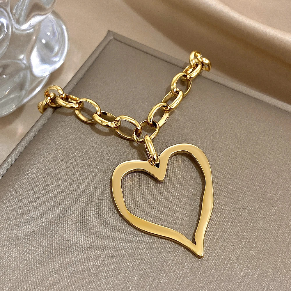 Womens Trendy Stainless Steel Big Heart Pendant Necklace Irregular Hollow Golden Metal Thick Chain Jewelry Accessory 260107