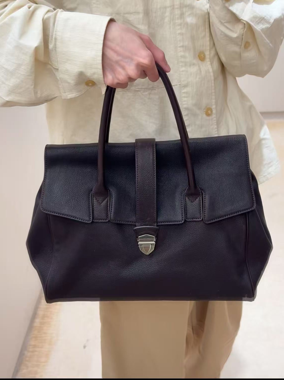 Same-style Qiu Zhen lady's leather bag, women's bag, vegetable-tanned cowhide single-shoulder crossbody bag, large-capacity handbag for comm