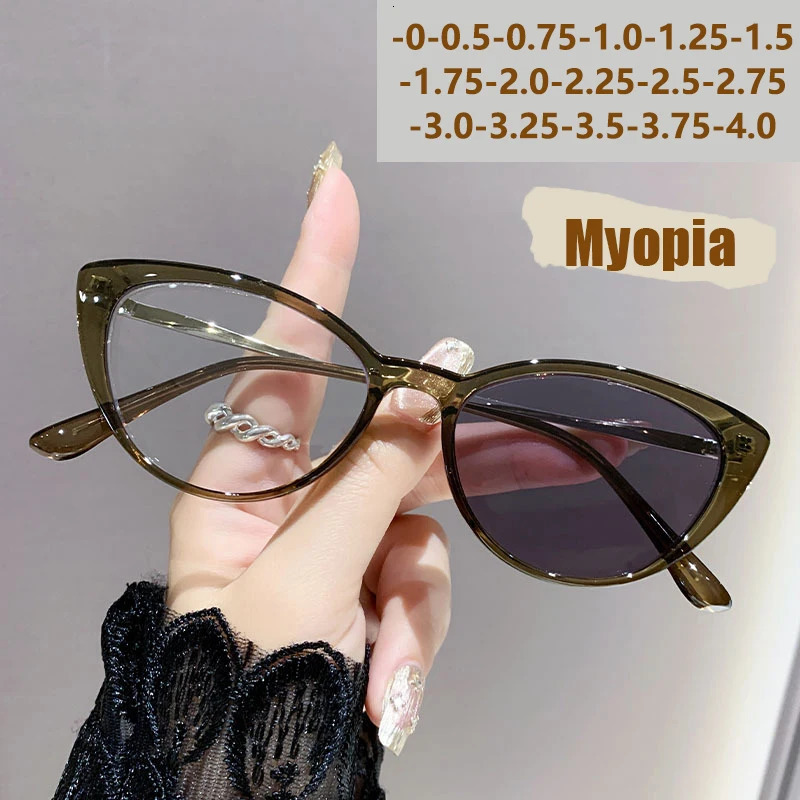 Light-sensitive color-changing cat eye style retro trendy non-face slimming flat light glasses high-end myopia glasses 6105 260106
