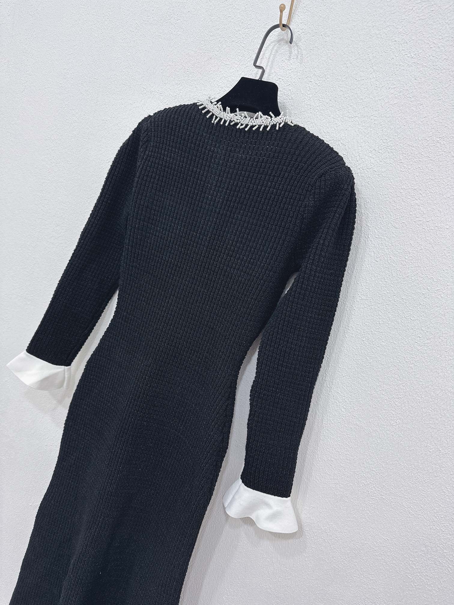 2026 Designer Spring and Summer Slim Black Long Skirt Classic Pearl Long Sleeve Knitted Bottom Women's Skirt