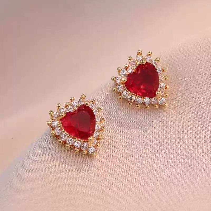 Luxury Brand Designer Jewelry Ruby Heart Necklace For Women, High-End Versatile Fashion Micro-Paved Pendant, Tiktok Internet Celebrity Live Streaming 