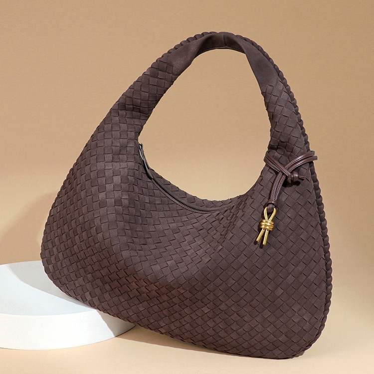 fashionable handbag Woven bag retro frosted armpit women bag large capacity hand held cross bag water bucket bag versatile free shipping