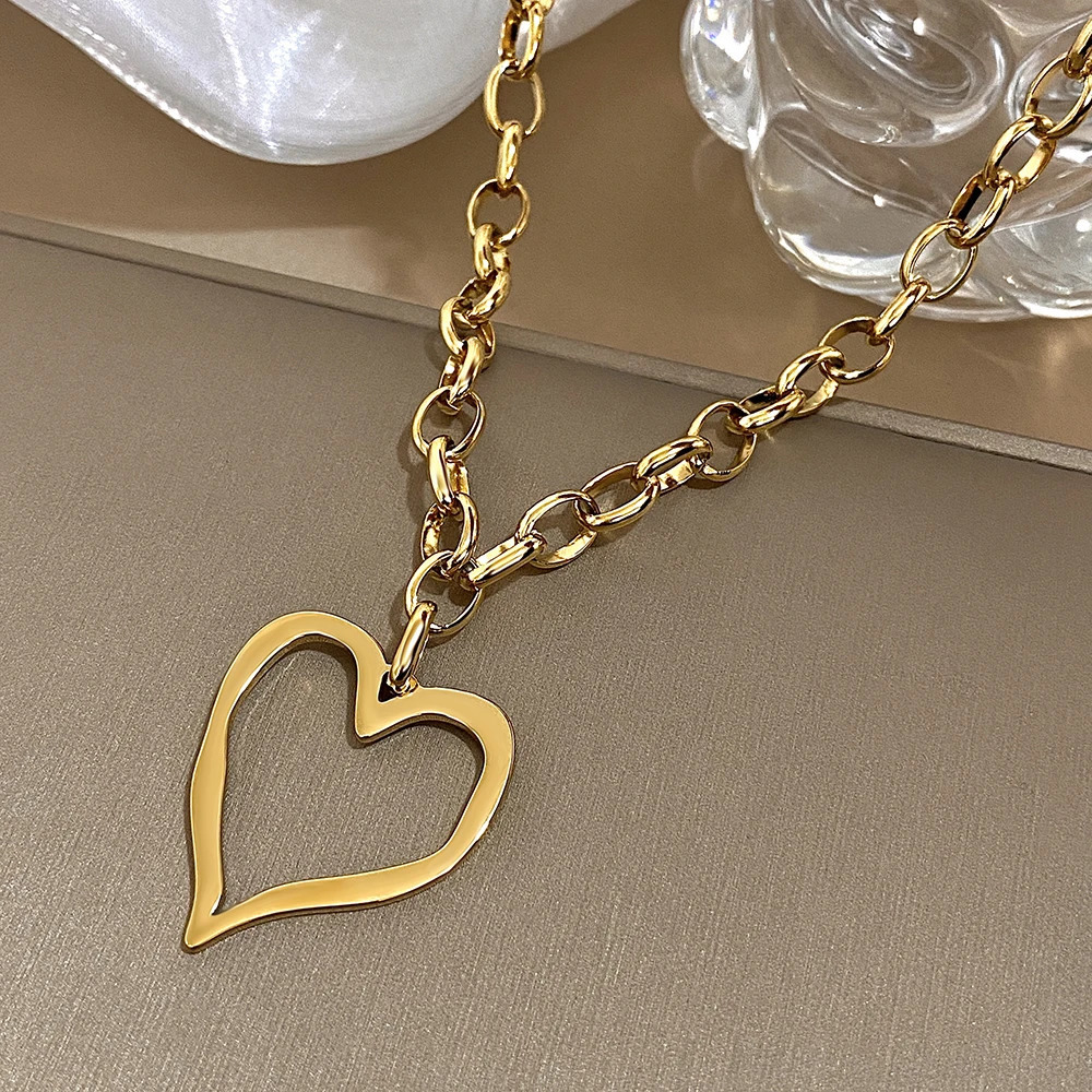 Womens Trendy Stainless Steel Big Heart Pendant Necklace Irregular Hollow Golden Metal Thick Chain Jewelry Accessory 260107