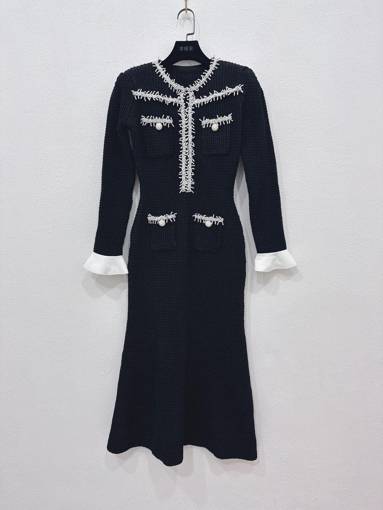 2026 Designer Spring and Summer Slim Black Long Skirt Classic Pearl Long Sleeve Knitted Bottom Women's Skirt