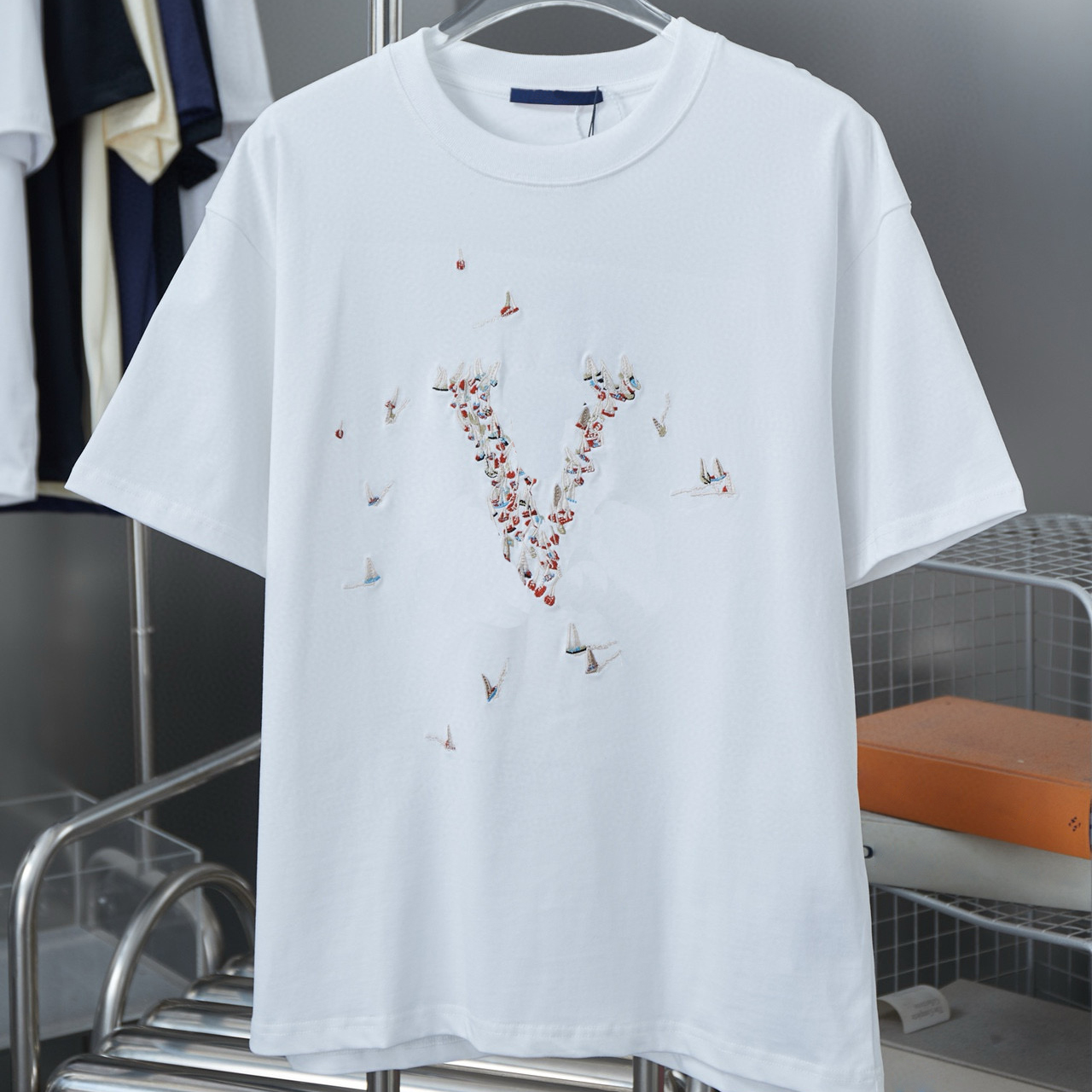 T Shirts For Men Designer Casual Style Y2k Graphic Tee Golf Minimalist Sweatshirt White Summer Regular Fit Graphic Print Oversized Essential Clothes