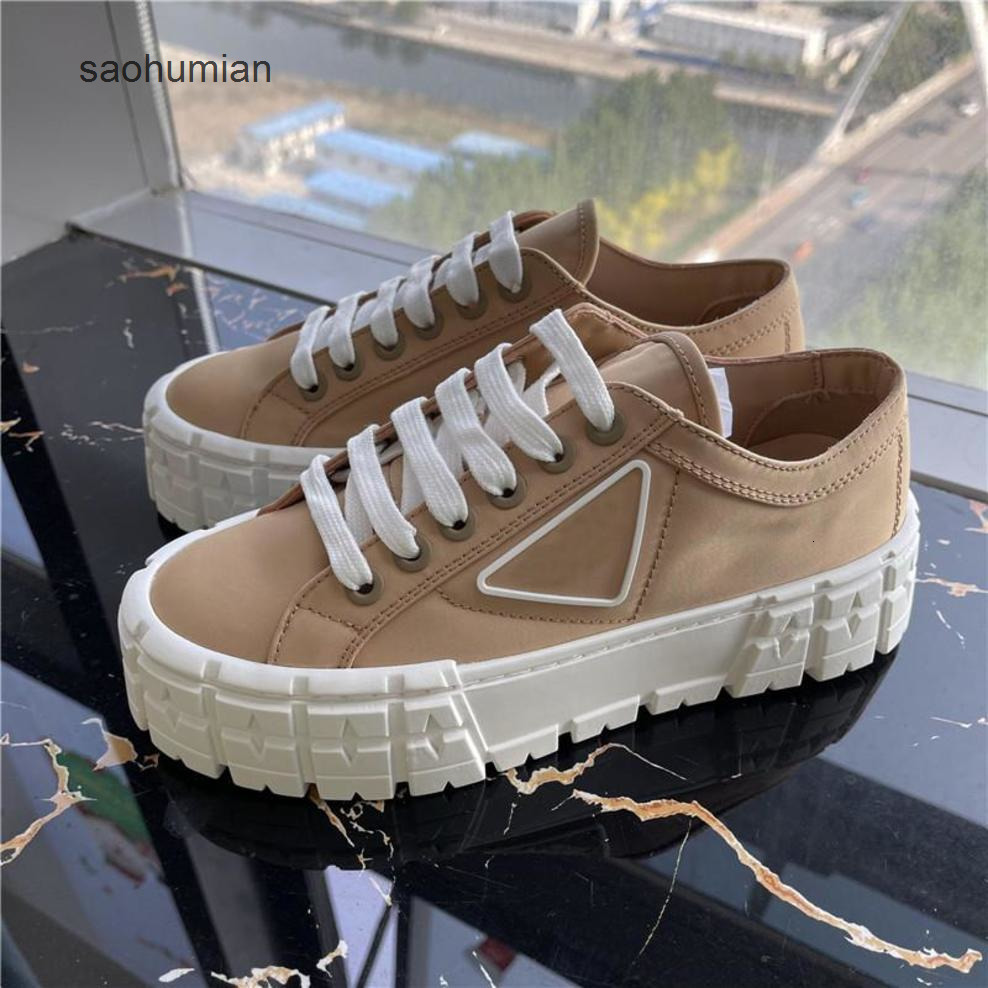 Designer Sneaker Nylon Casual Shoes Wheel Women Sneaker Classic Canvas Sneakers Stylist Brand Platform Tra pradasneaker pradas pradashoes pradacups 8OSZ