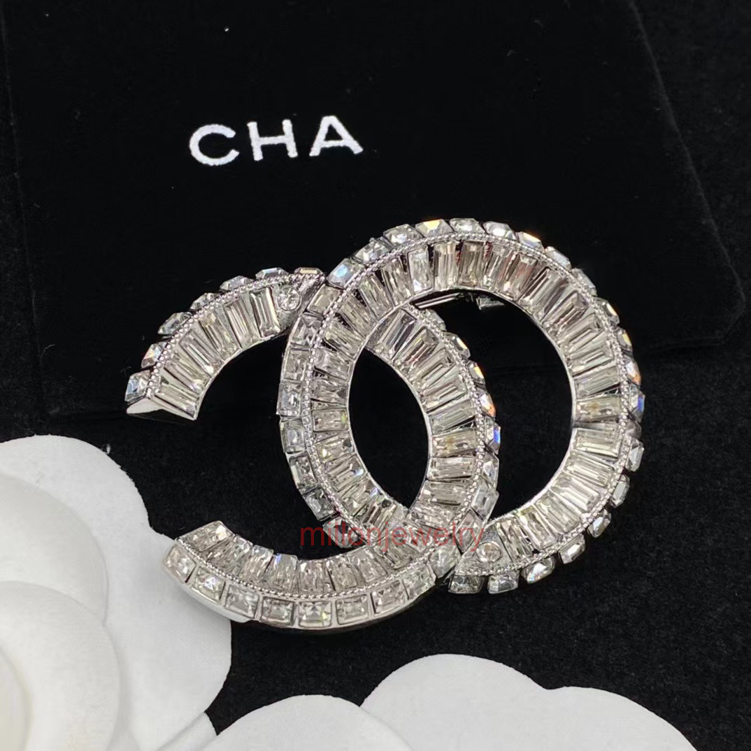 brooches pin designer chaneil brooch Brooch Double C Full Diamond Hollow Square Rhinestone Pin Fragrant for Women