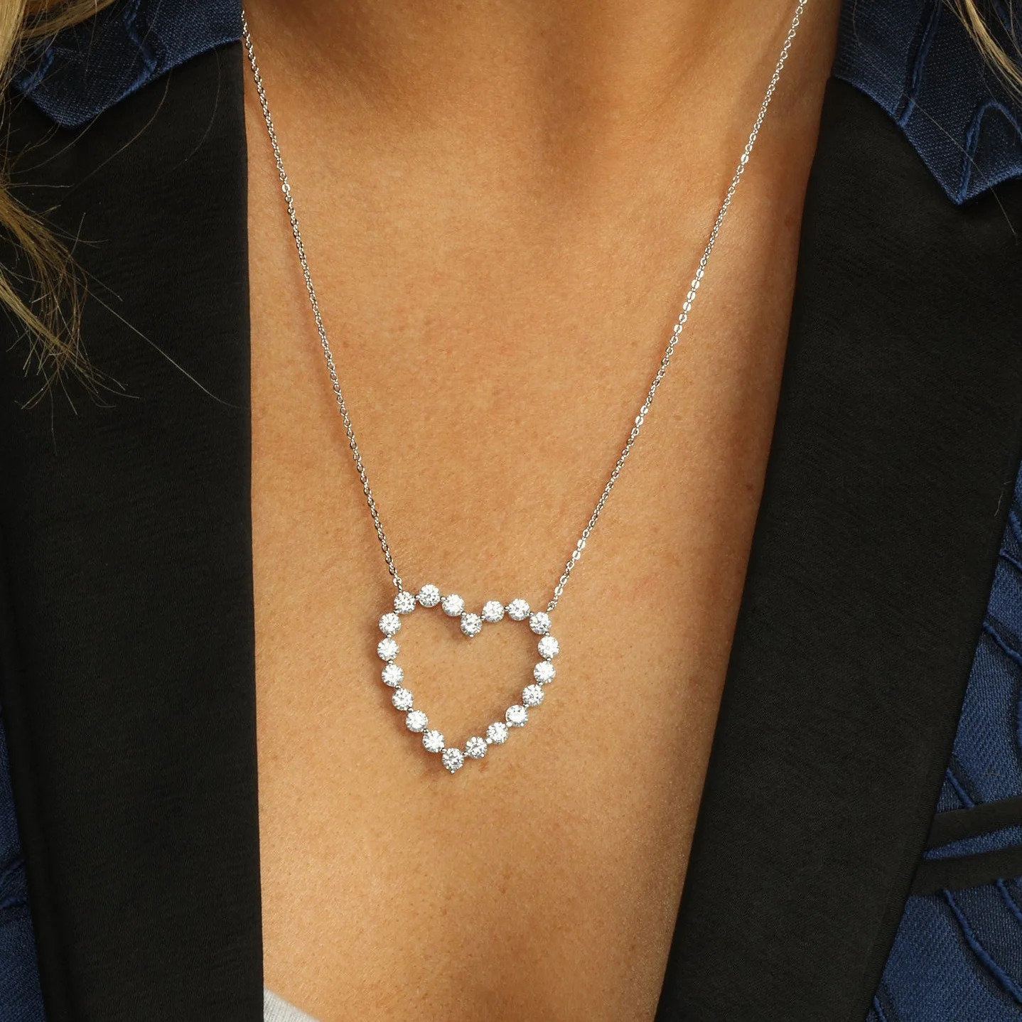 Valentines Day Gift Fashion Jewelry For Girlfriend Iced Out Bling 5A CZ Hollow Heart Pendant Necklace 260107