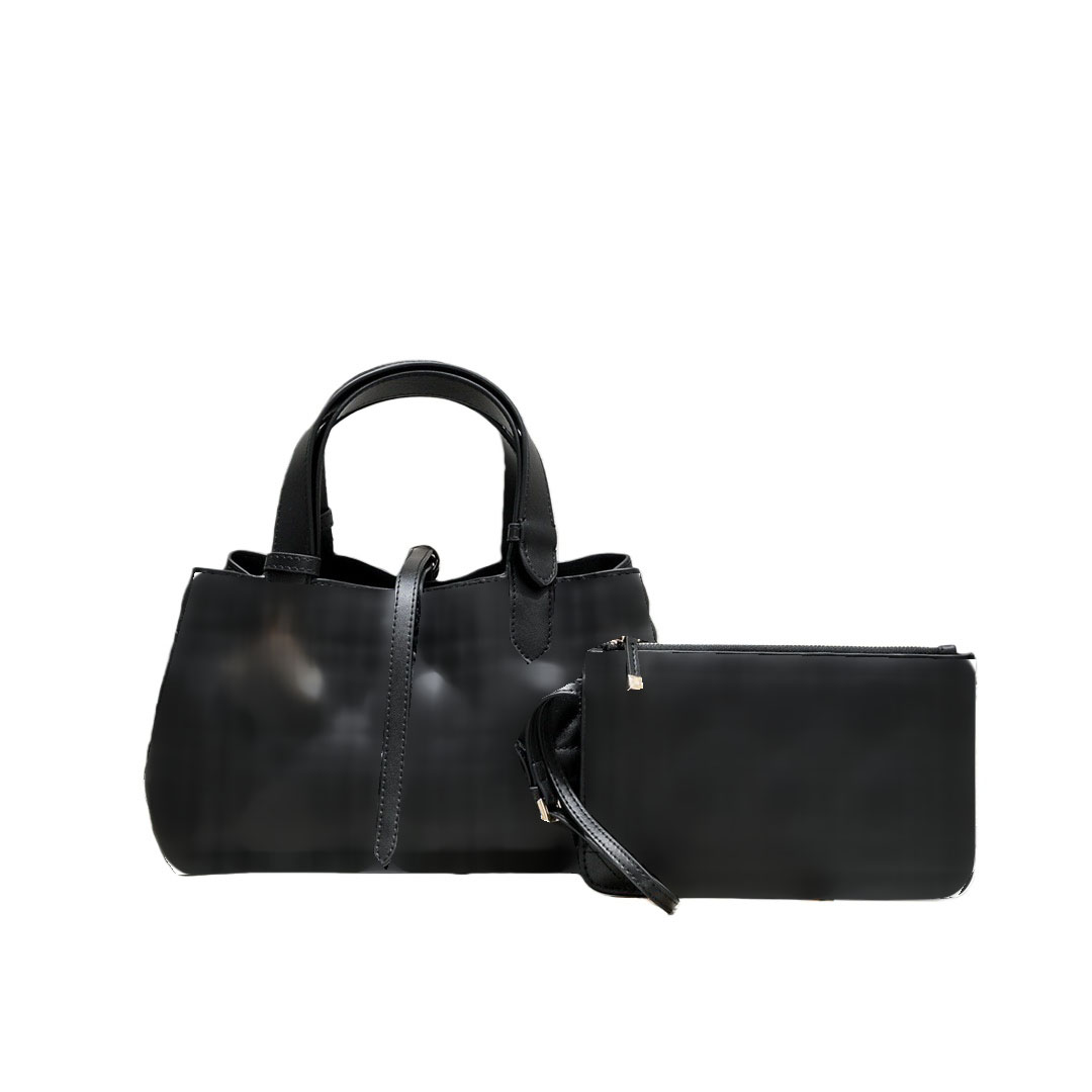 Stylish Durable Leather Purse with Multiple Compartments Perfect For Daytime Ventures