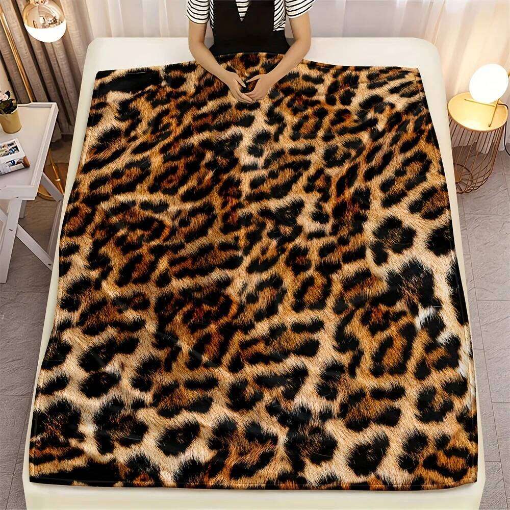 Luxurious Leopard Print Flannel Blanket - Soft Warm All-Season Multicolor Contemporary Style | Bed & Sofa XJ260112