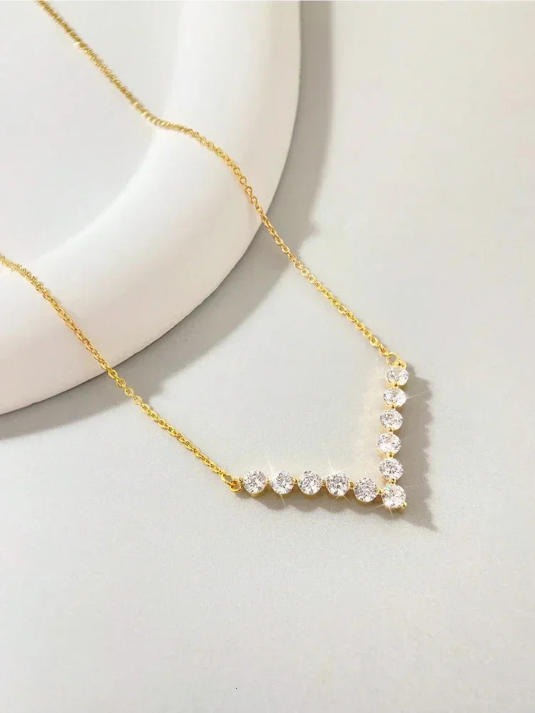 925 Sterling Silver Simple Classic Gorgeous Zircon V-shaped Clavicle Chain For Women Anniversary Party High Quality Fine Jewelry 260107