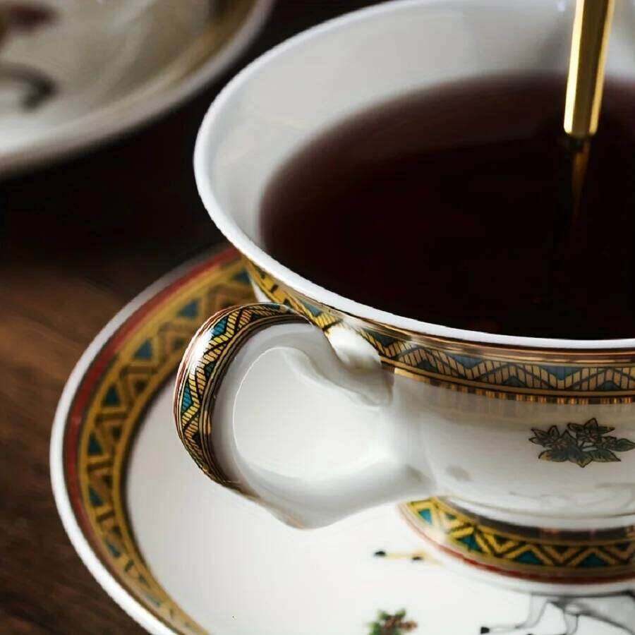 Porcelain Coffee Mug Tea Cup With Spoon, Bone China Drinking Utensils Saucer Plate for Home Breakfast Garden Party Use