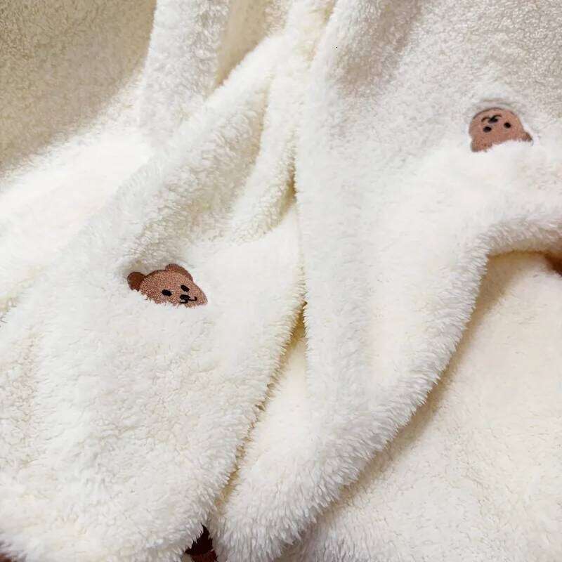 Soft Plush Bear and Rabbit Pattern Multi-Purpose Cozy Home Bedding Accessory Fluffy Warm Throw Blanket for Bed/Couch XJ260112