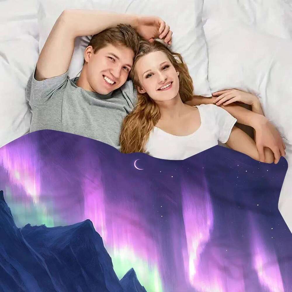 1pc Aurora Pack Digital Printed Design Blanket - All-Season Soft Flannel Throw with Vibrant Northern Lights & Wolf Silhouet XJ260112