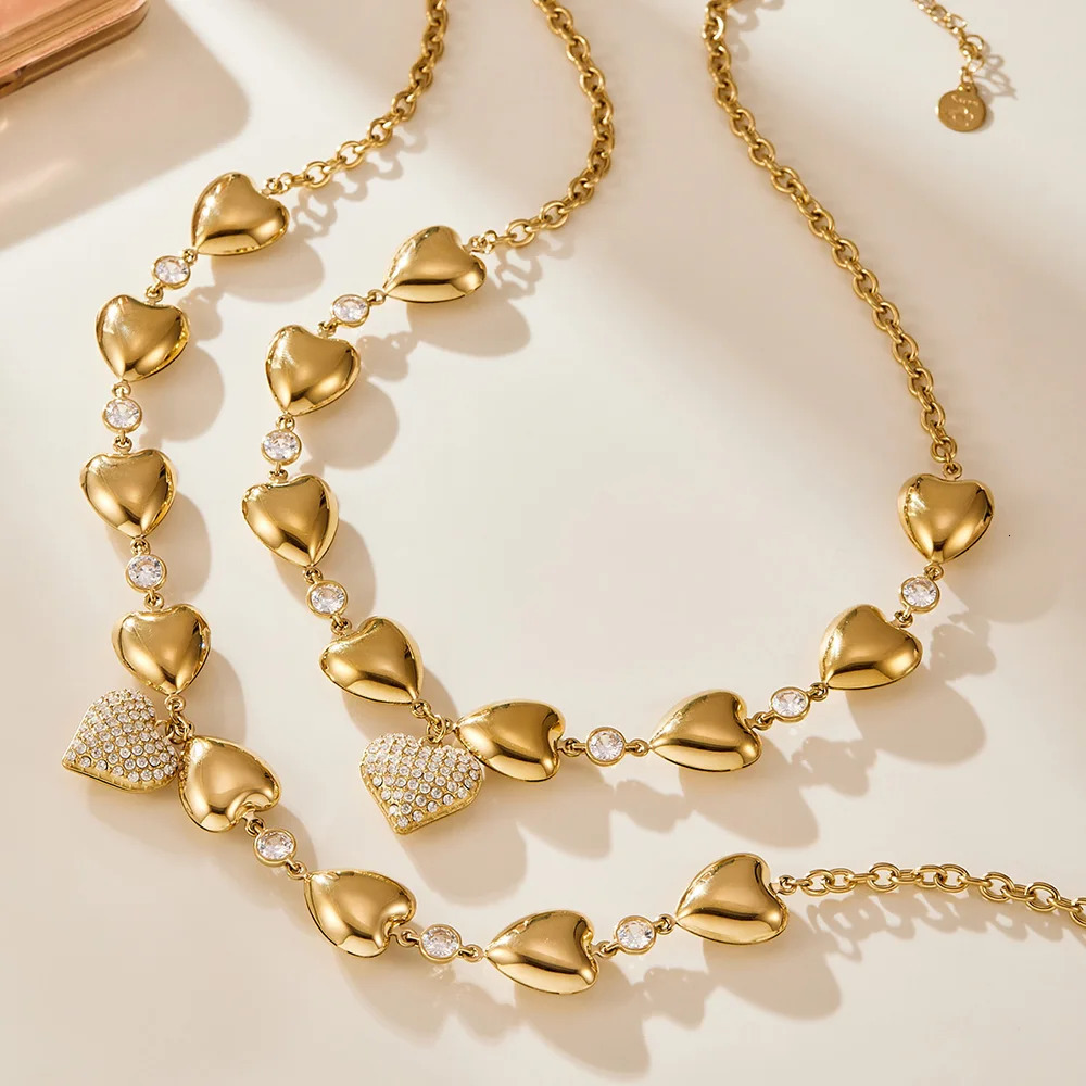 Shiny Zircon Heart Chain Pendant Necklace Womens 18K Gold-Plated Stainless Steel Necklace Ladies Exquisite Jewelry 260107