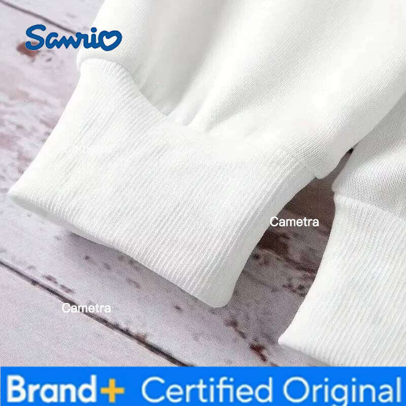 Sanrio 2026 Autumn Winter Hello Kitty Adorable Yet Quirky Trendy Christmas for Women and Children Casual Round-neck Sweater H2601121