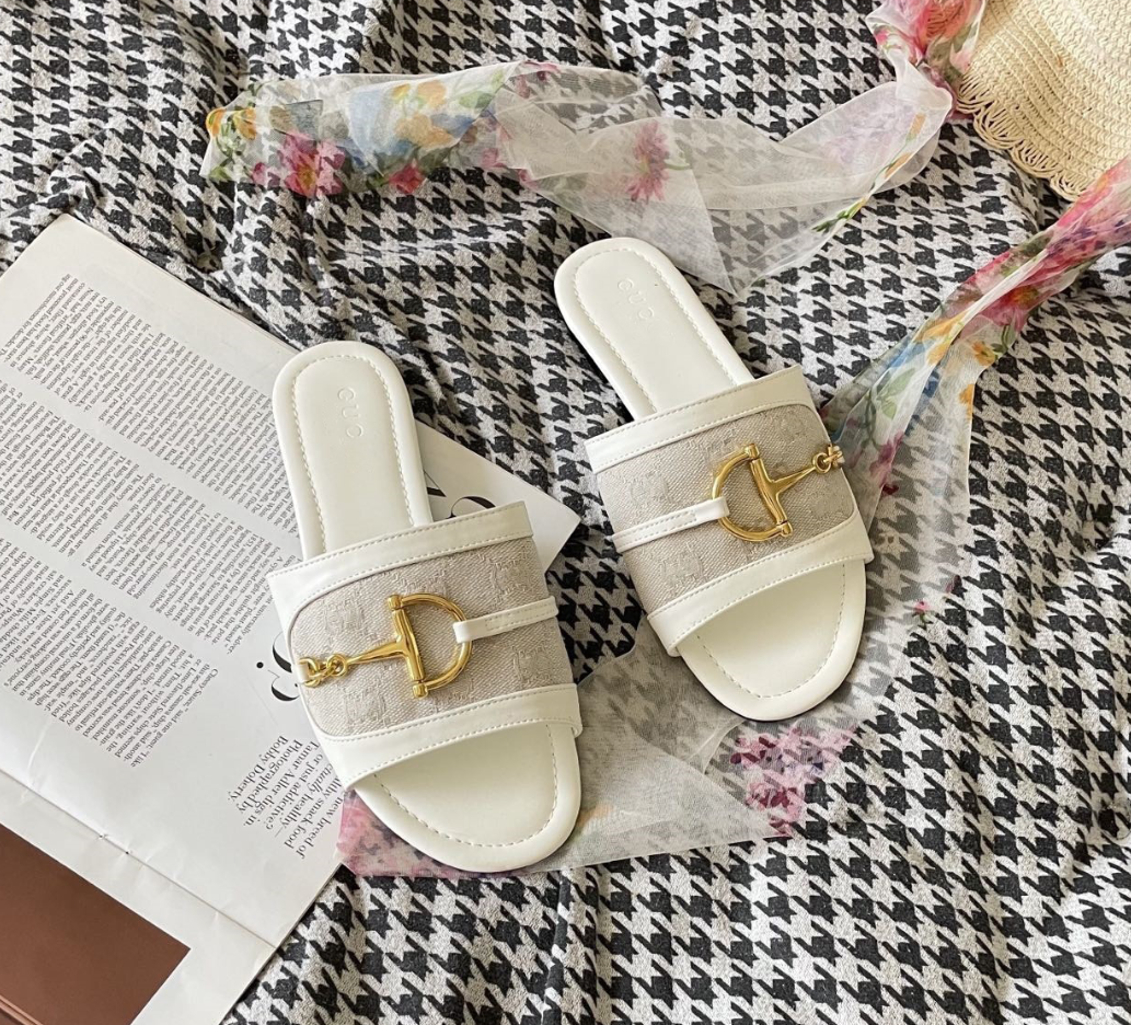 Designers Sandals Luxury Slide Interlocking Women Ladies Hollow new color Platform Slippers Women Slide Sandals Fashion Classics Retro Lovely Beach Sandals sdd1