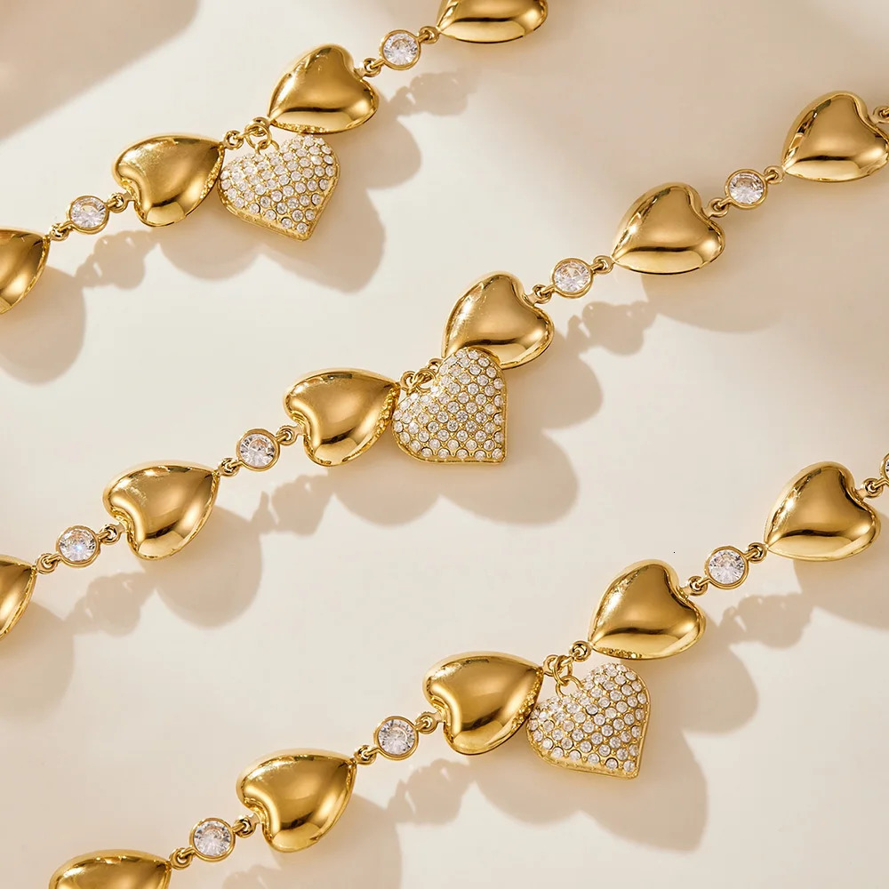 Shiny Zircon Heart Chain Pendant Necklace Womens 18K Gold-Plated Stainless Steel Necklace Ladies Exquisite Jewelry 260107