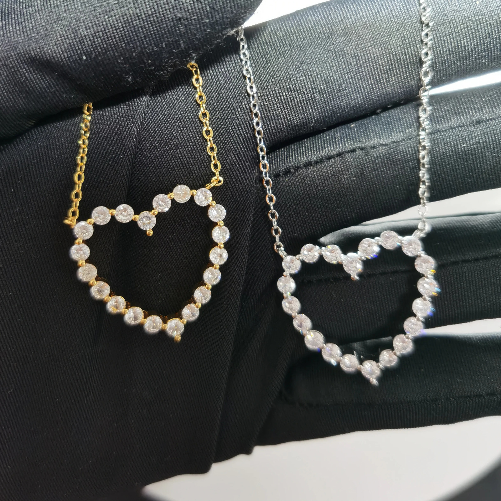 Valentines Day Gift Fashion Jewelry For Girlfriend Iced Out Bling 5A CZ Hollow Heart Pendant Necklace 260107