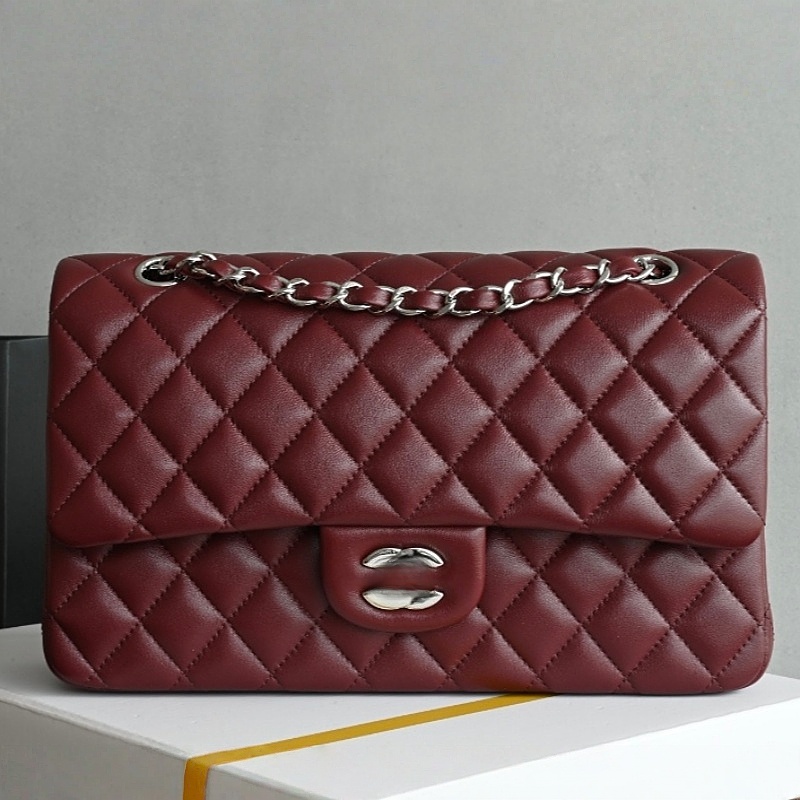 Luxurious and high-end custom ladies' shoulder bags classic quilted designs caviar bags made of top-quality sheepskin and featuring unique exquisite craftsmanship