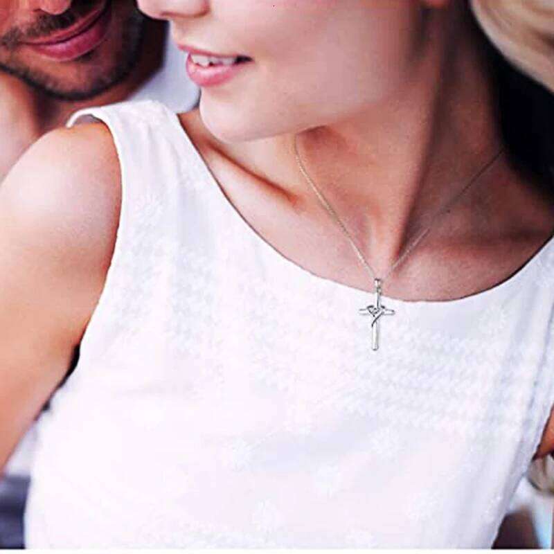 Huitan Delicate Trendy Cross Necklace Female Fashion Jewelry with Brilliant Zirconia Silver Color Pendant Accessories for Women H260112