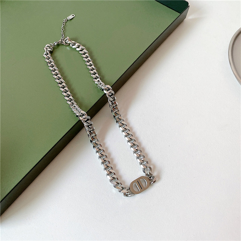 Unisex bracelet And INS Internet Celebrity Gold Thick Chain Letter Double D Titanium Steel Necklace For Women Hip Hop Pig Nose Collarbone Chain Versat