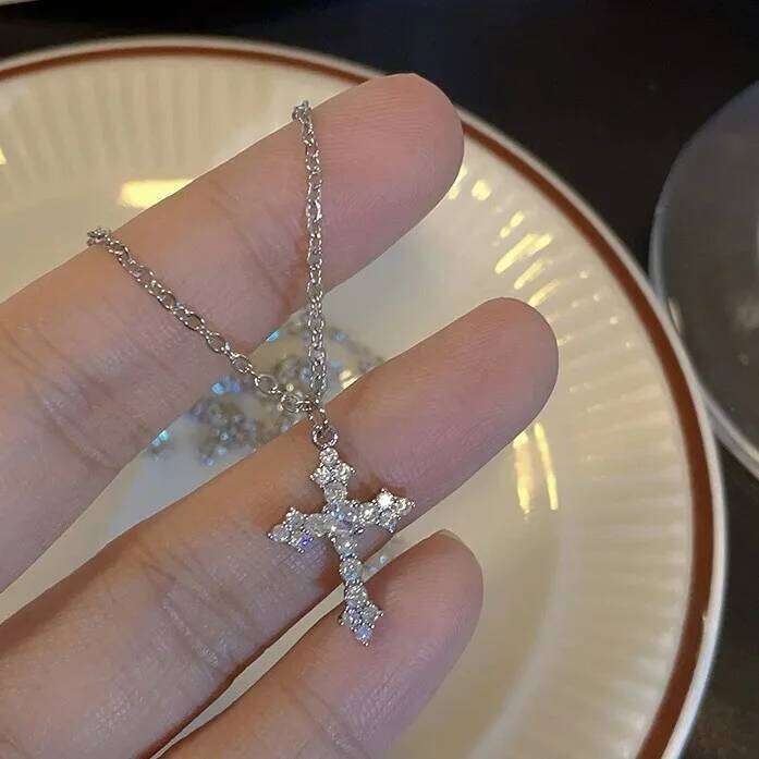 New Fashionable Unique Design Elegant Exquisite Zircon Cross Pendant Necklace For Women High-end Jewelry Birthday Party Gift H260112