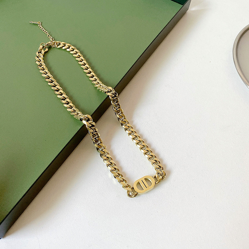 Unisex bracelet And INS Internet Celebrity Gold Thick Chain Letter Double D Titanium Steel Necklace For Women Hip Hop Pig Nose Collarbone Chain Versat