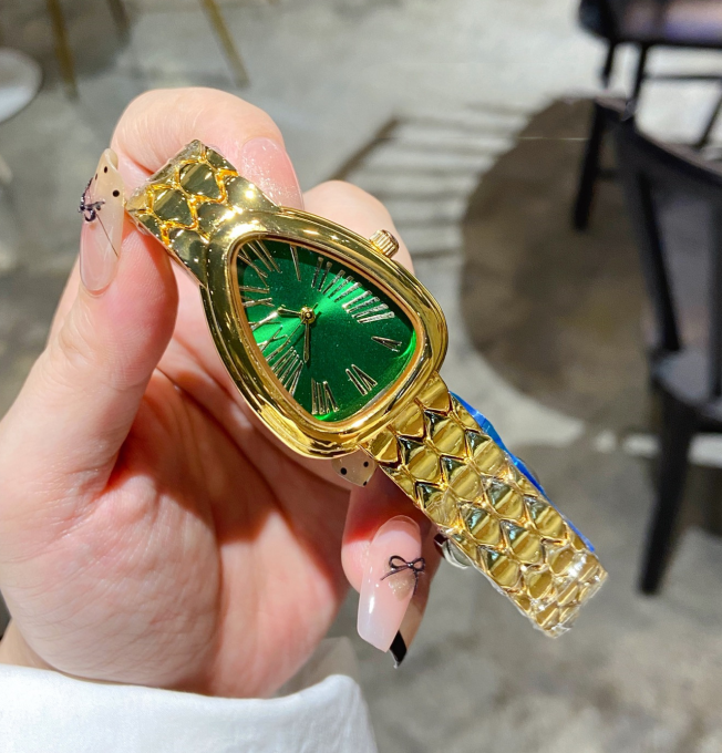 Luxury women's Bracelet BVLGARItiy Women's watch Quartz Watch Gold Heart shaped watch Top brand Diamond Stainless Steel watch Ladies Christmas Valentine's Day gift #55