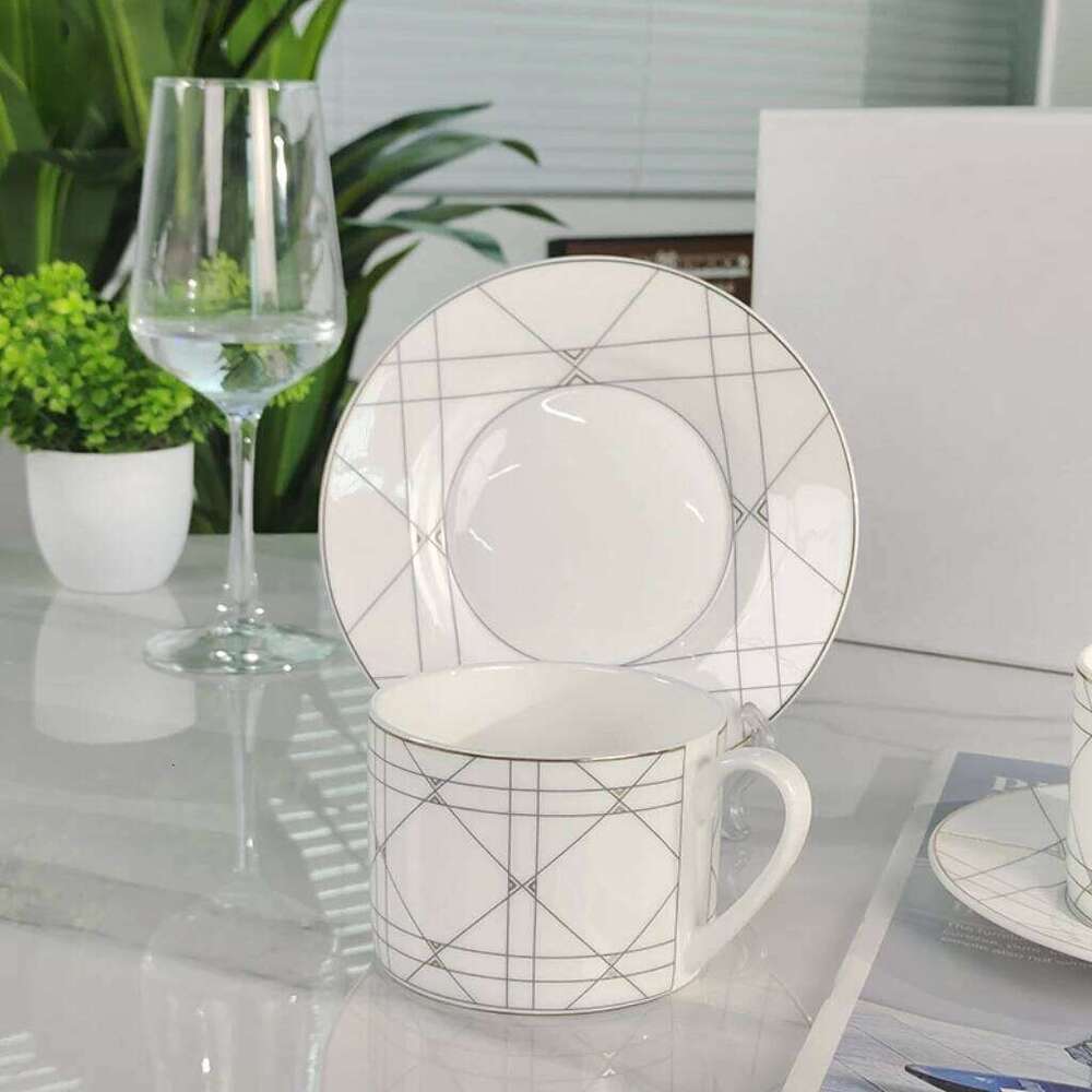 Ceramic Bone China Coffee Mugs and Saucers European Style Drinking Utensils Set for Home Kitchen Office Afternoon Tea Dinnerware Luxury Tableware Gift