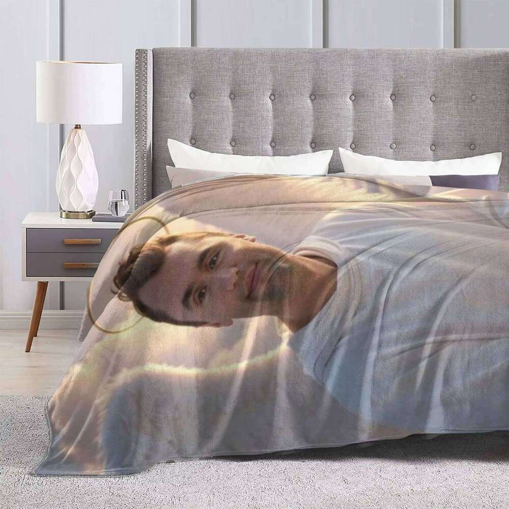 Students Travel Charlie Kirk Angelic Advocate Flannel Blanket Warm Throw For Bedroom Airplane Novelty Bedspread XJ260112