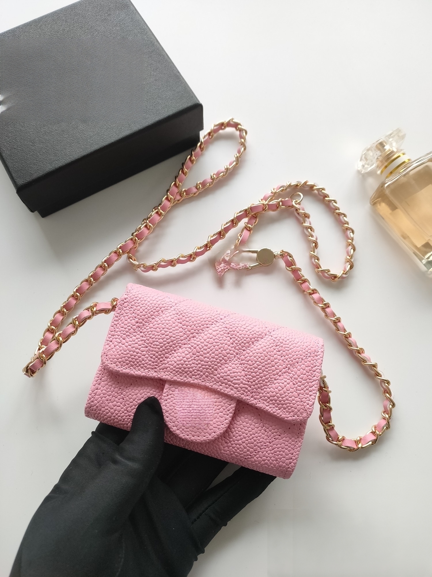 Premium Quality Small Chain Wallet - Chic Design