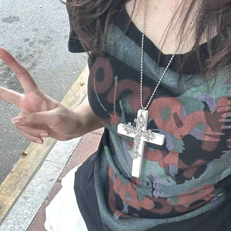 Gothic Punk Large Wood Y2k 3D Relief Flower Metal Cross Double Pendant Necklace Jewelry Gifts Accessories H260112