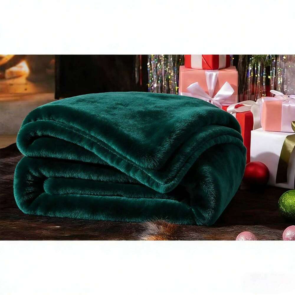Euphoria Plush Faux Fur Blanket, Warm Fluffy Throw for Couch or Bed, Luxury Bedroom Decor, Machine washable, Green XJ260112