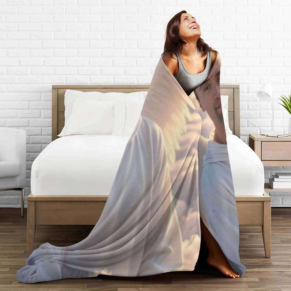 Students Travel Charlie Kirk Angelic Advocate Flannel Blanket Warm Throw For Bedroom Airplane Novelty Bedspread XJ260112