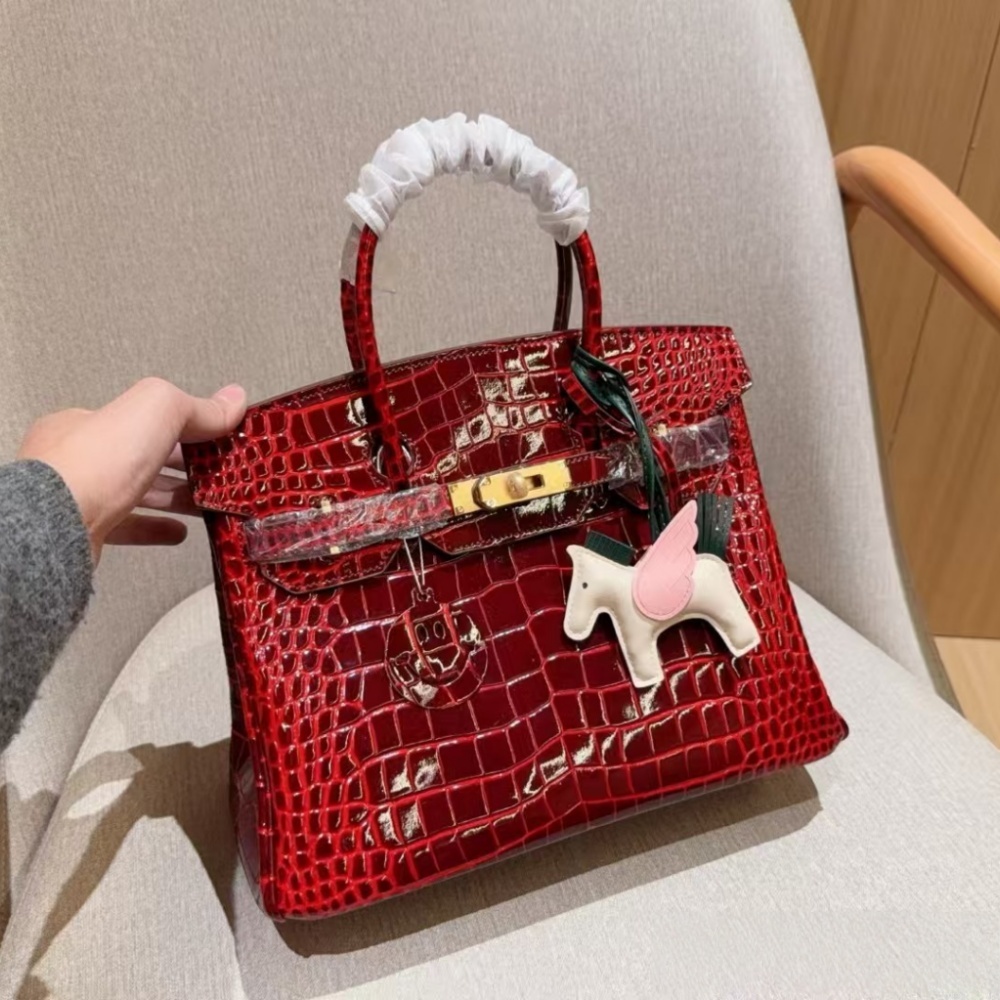 5A Luxury designer handbag with crocodile pattern gold lock- classic style - imported cowhide - women's crossbody bag on shoulder size25cm 30cm