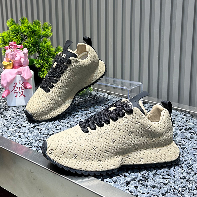 Fashionable and versatile soft sole comfortable men's casual shoes 2026 new design embossed light luxury lightweight sports shoes size 39-44 Free