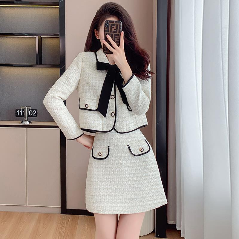 2026 Designer Two Piece Dress Set Women's Floral Jacket Skirt Set Long Sleeve Sports Jacket Suitable for Work and Leisure
