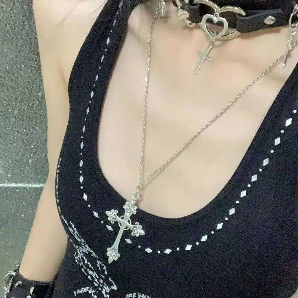 Black Rhinestone Cross Jesus Pendant Choker Necklace for Women Punk Vintage Double Layers Chain Boho Jewelry Fashion Party Gifts H260112