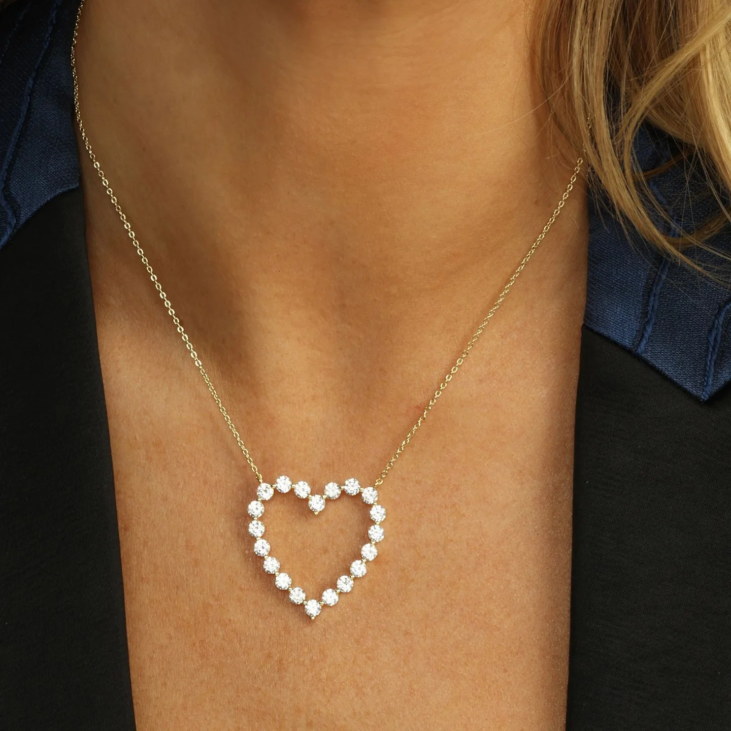 Valentines Day Gift Fashion Jewelry For Girlfriend Iced Out Bling 5A CZ Hollow Heart Pendant Necklace 260107