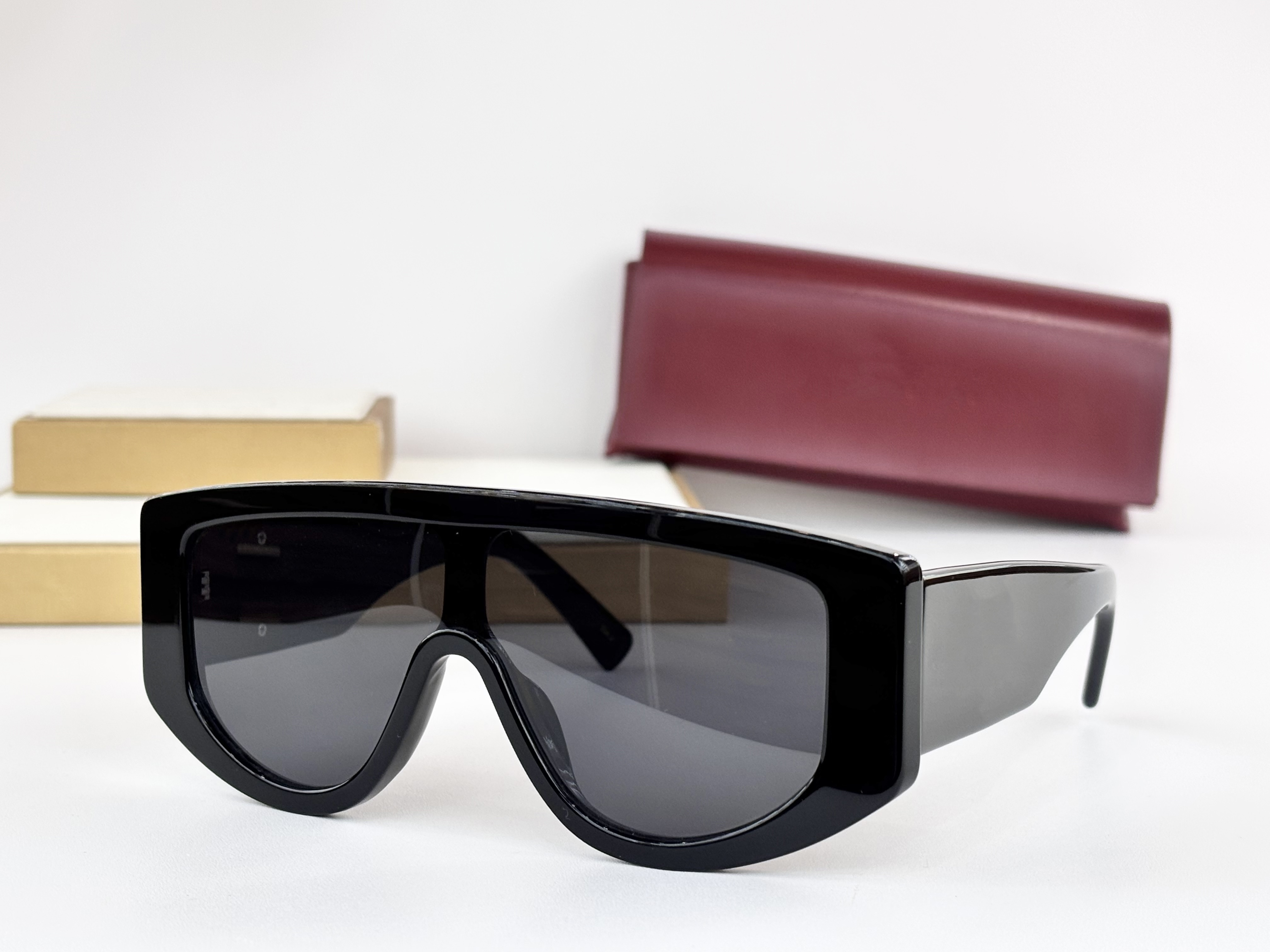 Popular Sunglasses For Men Women 1950 Fashion Summer Travel Avant-Garde Goggles Style Anti-Ultraviolet UV400 Oval Acetate Full Frame Glasses Random Box