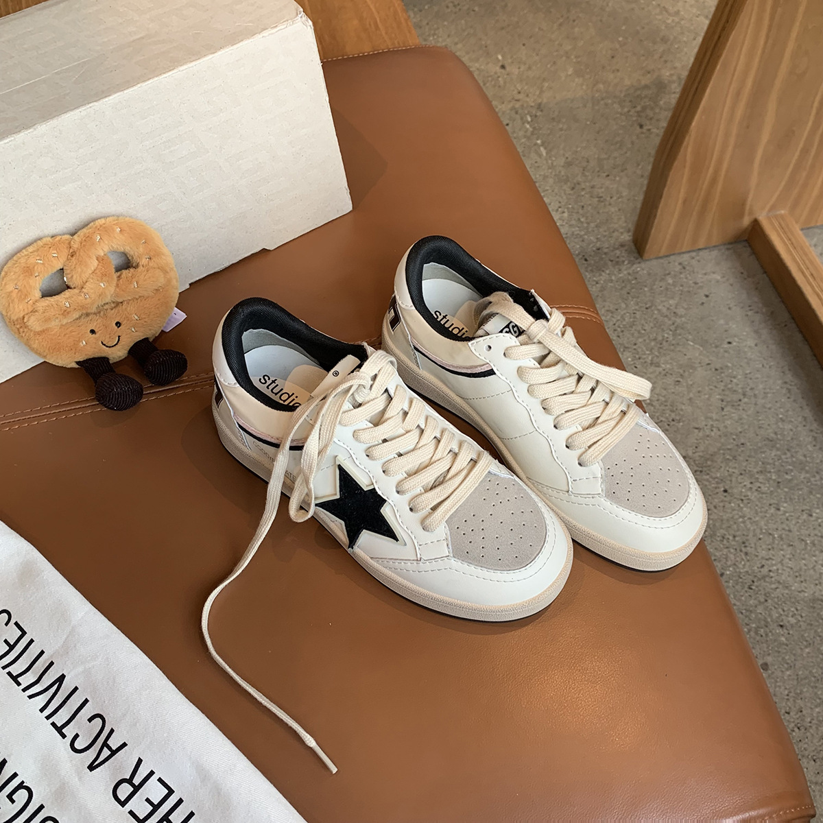 free shipping 2026 new design arrivals high-end retro women's star pattern board shoes versatile casual shoes hot sale size 35-40