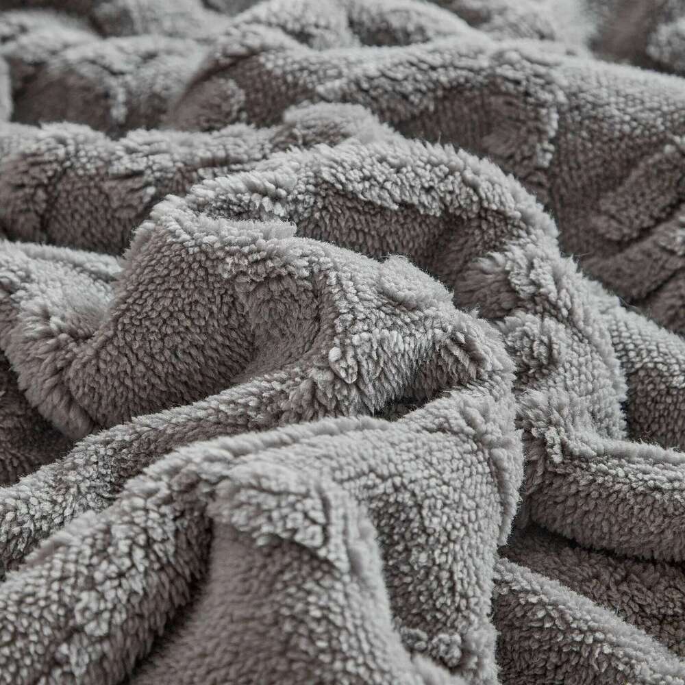 Office Soft and Comfortable Air-conditioned Shawl Winter Thick Lamb Wool Twist Double-layer Flanged Blanket XJ260112