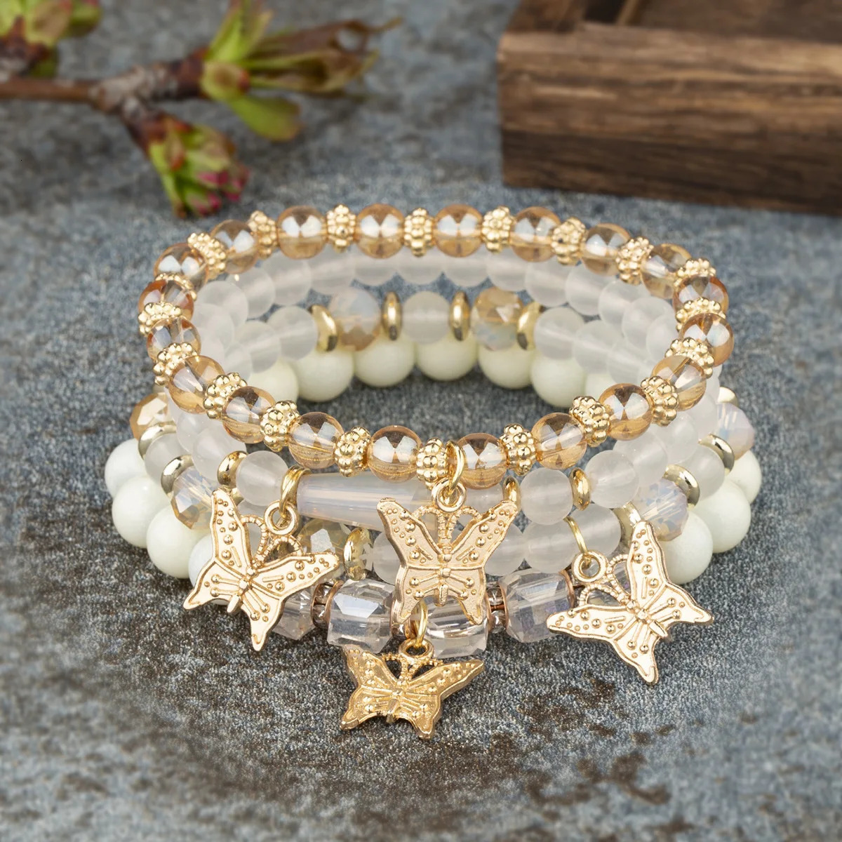 4Pcs Trendy Butterfly Beaded Bracelet Set For Women Pink Acrylic Beads Elastic Chain Bangle Female Bohemian Party Jewelry Gift 260107
