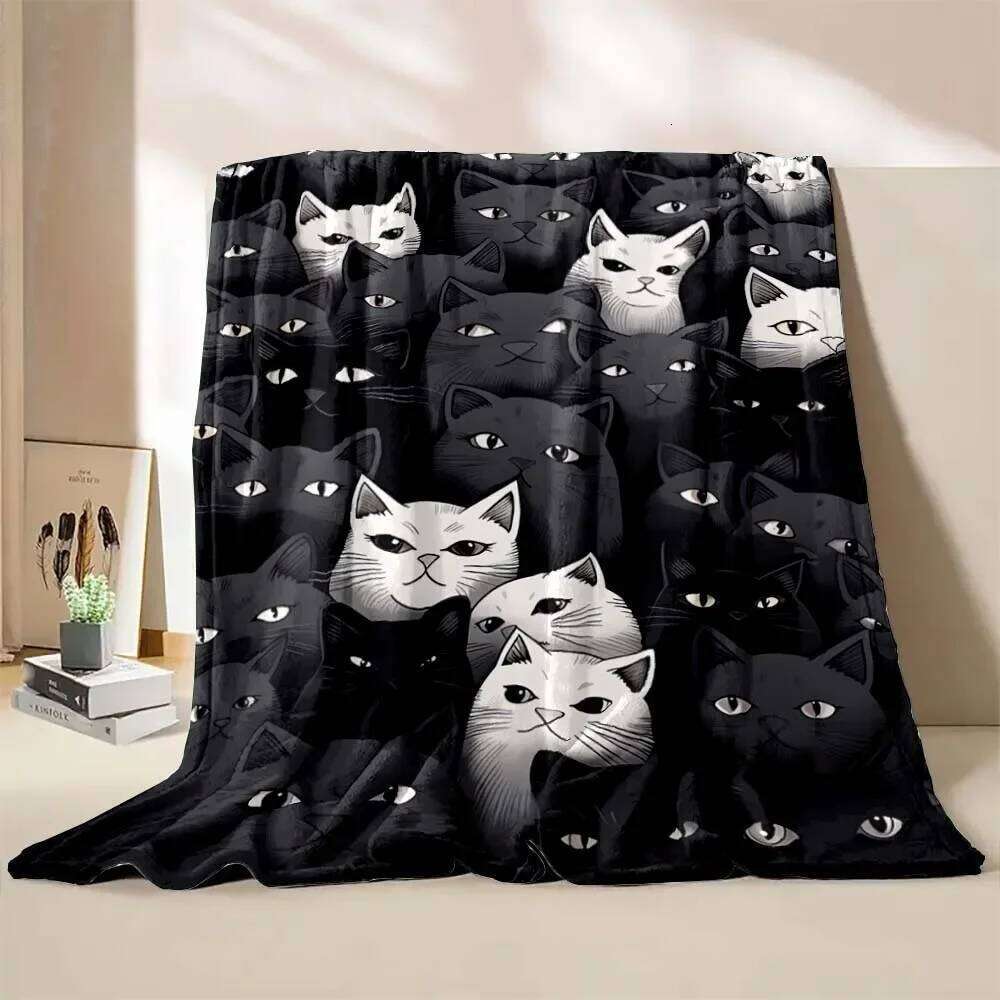 Cartoon Cute Cat Flannel Cover Warm And Comfortable Travel Blanket Sofa Blanket, Perfect Gift For Pet Lovers XJ260112