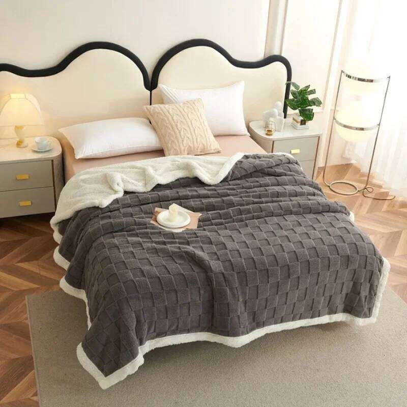 Chessboard Getafur Lamb Fleece Thickened Autumn and Winter Keeping Warm Sofa Blanket Can Be Used As A Bed Sheet XJ260112